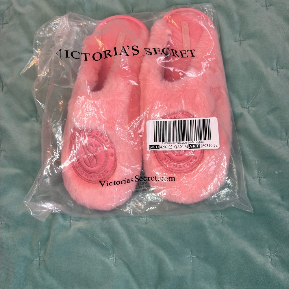 Victoria's Secret Pink Fuzzy Slippers